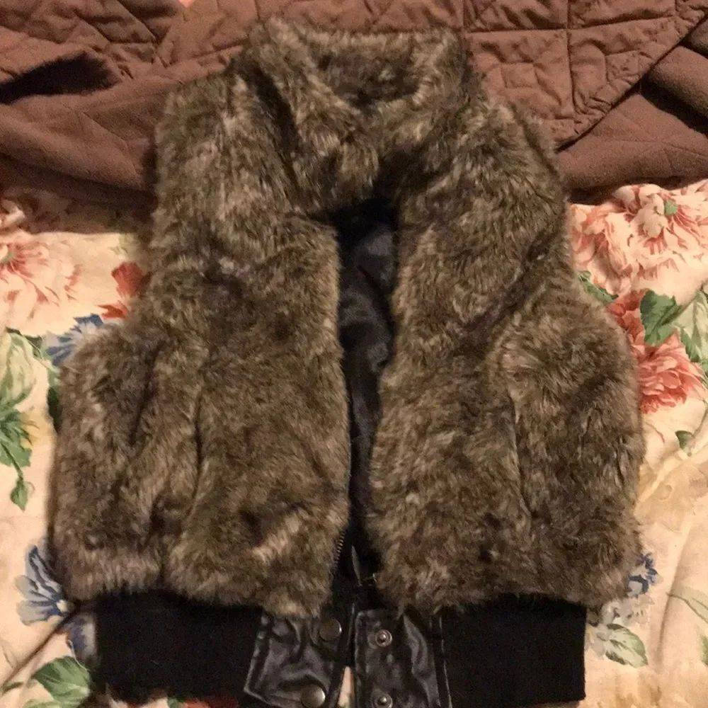 Full Tilt Faux Fur Vest sz. M EUC